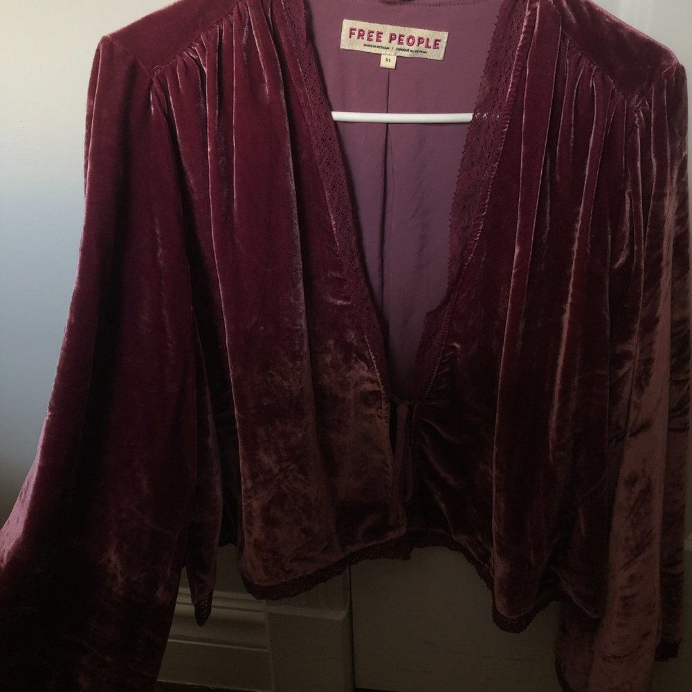 Free People Velvet Bed Jacket 70s Bell Sleeve - Picture 4 of 4
